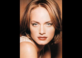 Amber Valletta