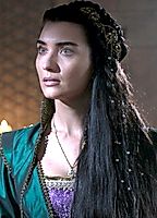 Tuba Büyüküstün
