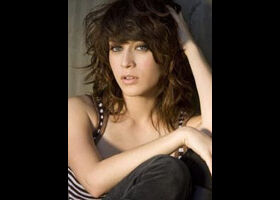 Lizzy Caplan