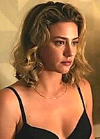 Lili Reinhart