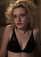 Julia Garner