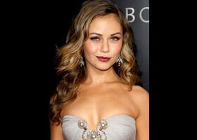 Alexis Dziena
