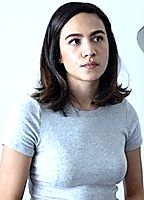 Aurora Perrineau