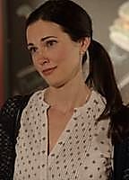 Laura Mennell