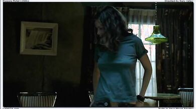 Niagara Motel scene 4