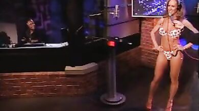 Howard Stern [TV-Series 1994-2005] scene THREE