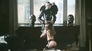 Salon Kitty