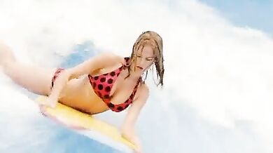 The Surfer King scene 2