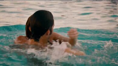 Leslie Mann topless in This Is 40 (2012)
