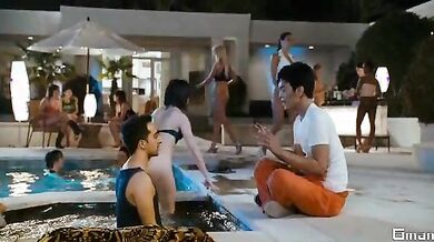 Harold & Kumar Escape from Guantanamo Bay scene 6