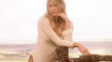 Sports Illustrated Swimsuit Issue 2003 scene 3