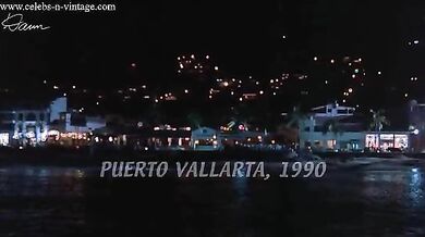 Puerto Vallarta Squeeze scene 2
