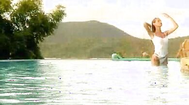 Sports Illustrated Swimsuit Issue 1999 scene 2