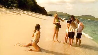 Sports Illustrated Swimsuit Issue 1999 scene 5