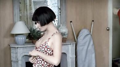 Paris s'??cveille scene THREE