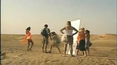MTV Uncensored: Sports Illustrated Swimsuit Issue 2001 scene 4