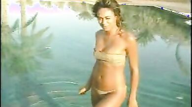 MTV Uncensored: Sports Illustrated Swimsuit Issue 2001 scene 4
