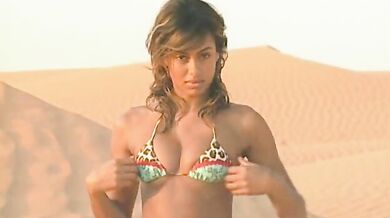 MTV Uncensored: Sports Illustrated Swimsuit Issue 2001 scene 5