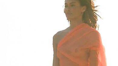 MTV Uncensored: Sports Illustrated Swimsuit Issue 2001 scene 5