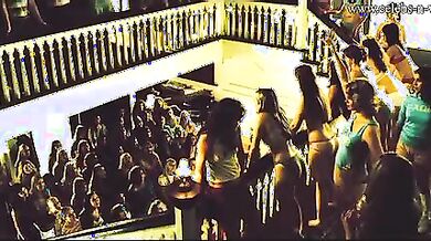Domino (2005) scene 4