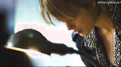 Domino (2005) scene 4