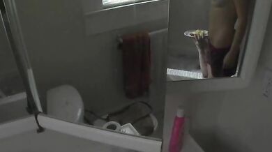Cocaine Beauty scene 2