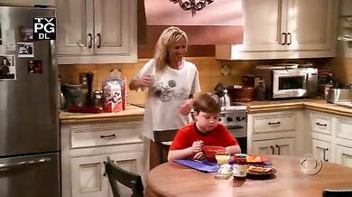 TWO and a Half Men scene 40