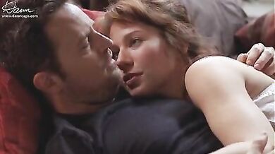 Numb (2007) scene 4