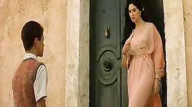 Mal????na scene 8