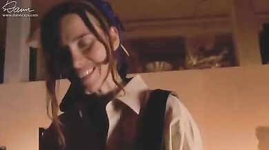 The Guitar scene 6