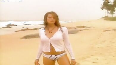 Sports Illustrated Swimsuit Issue 2002 scene 6